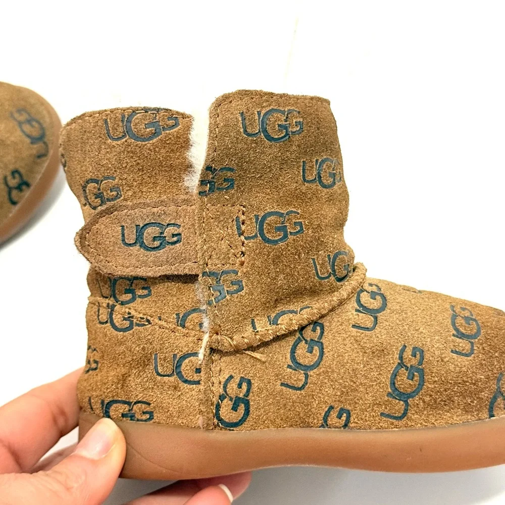 UGG Keelan Embossed Logo Boots for‎ toddlers 8